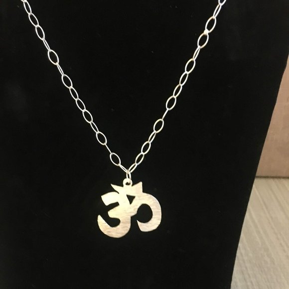 OM Starling silver Necklace - Picture 1 of 4